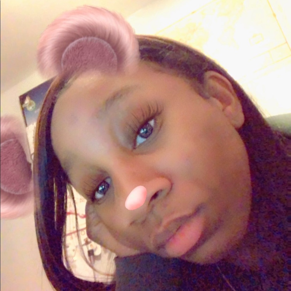 Meet your Posher, Kayla